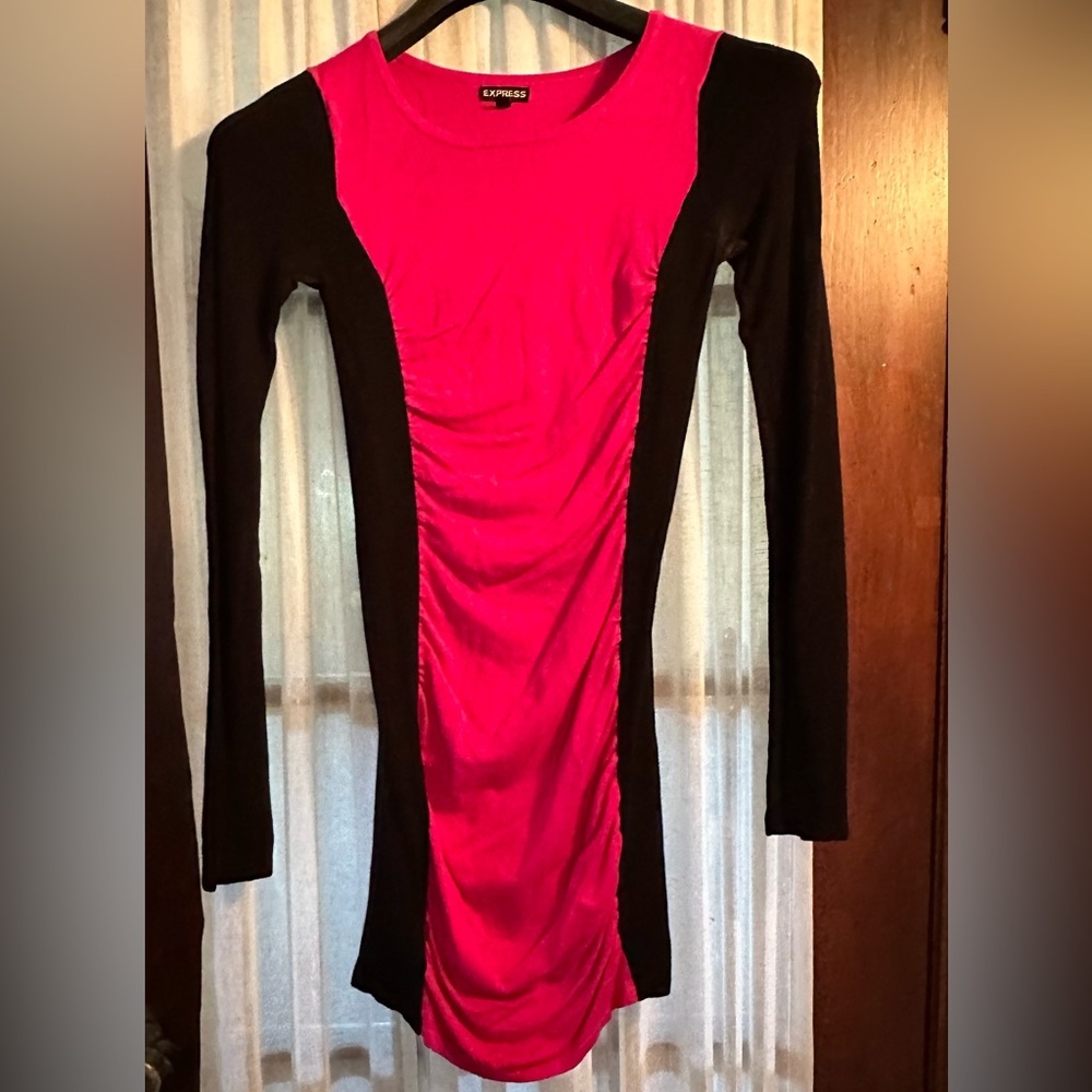Express XS hot pink black sweater dress S Women’s EUC long sleeve party casual